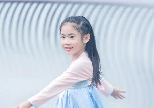 漂亮简单古装扎发look 秋天穿汉服这样扎头发美腻清新(2) - 发型设计