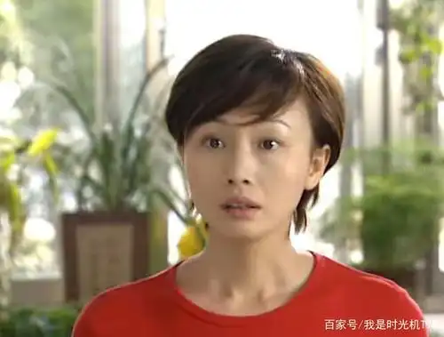 《十八岁的天空》夏老师(黄慧颐饰)