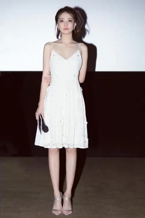 徐璐"8字形"身材太撩人,体重仅88斤,公布减肥秘诀,值得尝试