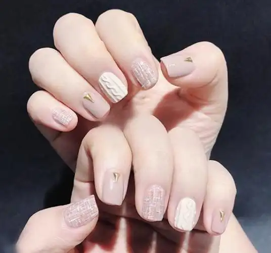 绚烂的指尖时尚,糖果色指甲唯美图片大全(扛不住的气质秋冬美甲来了)