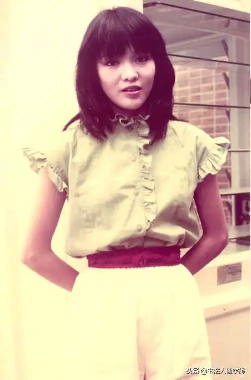 金牌司仪,双料影后,娱乐圈中的大姐大,郑裕玲12张老照片欣赏