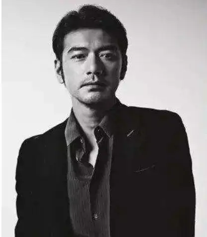 金城武最舍不得删的几张照片,最后一张很多人用来做壁纸!