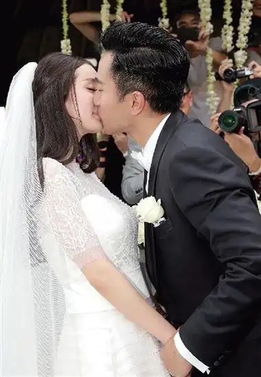 杨幂巴厘岛大婚:我有可能随时当妈妈(图)|刘恺威|白色婚纱_凤凰娱乐