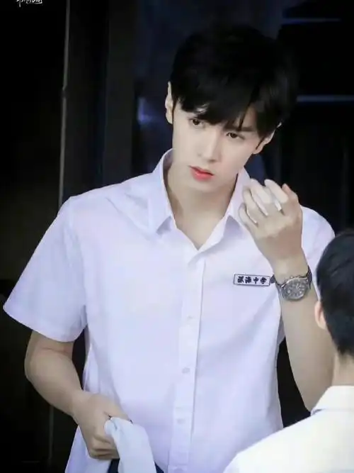 丁程鑫 侯明昊 屈楚萧 陈哲远 张新成 周翊然 范丞丞 林凯 赖冠霖!