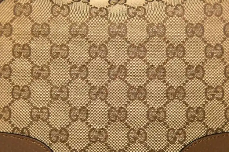 gucci古驰换logo了?