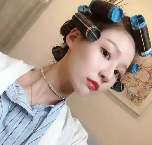 温婉做头发造型曝光,没有了大波浪的女神,眼睛大到让人认不出