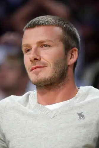 「善变的男人」贝克汉姆从少年到绅士的20款发型全记录|贝克汉姆|鸡冠