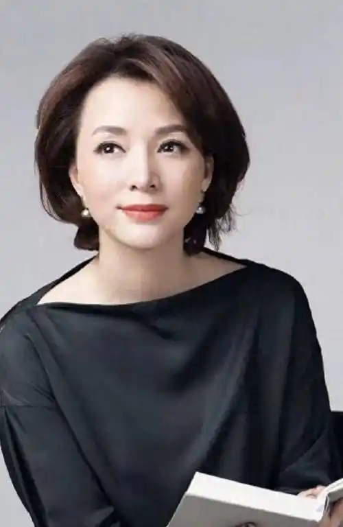 有一种优雅叫"董卿"!