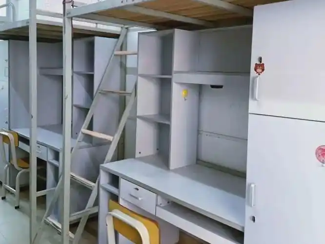 2285名同学拍了拍海甸校区的门说我来啦