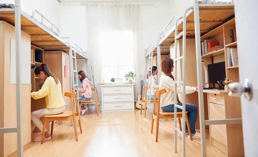 中国寝室最好的大学是哪所大学(最好的大学宿舍照片)_04447排行网