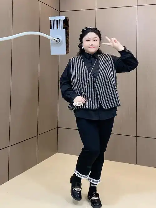 200斤试穿大码女装胖女孩来