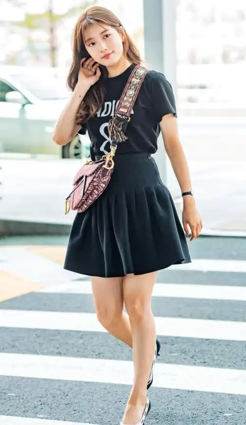 裴秀智久违现身机场国民初恋脸发福变大胖头