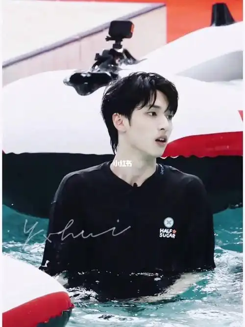 严浩翔壁纸分享