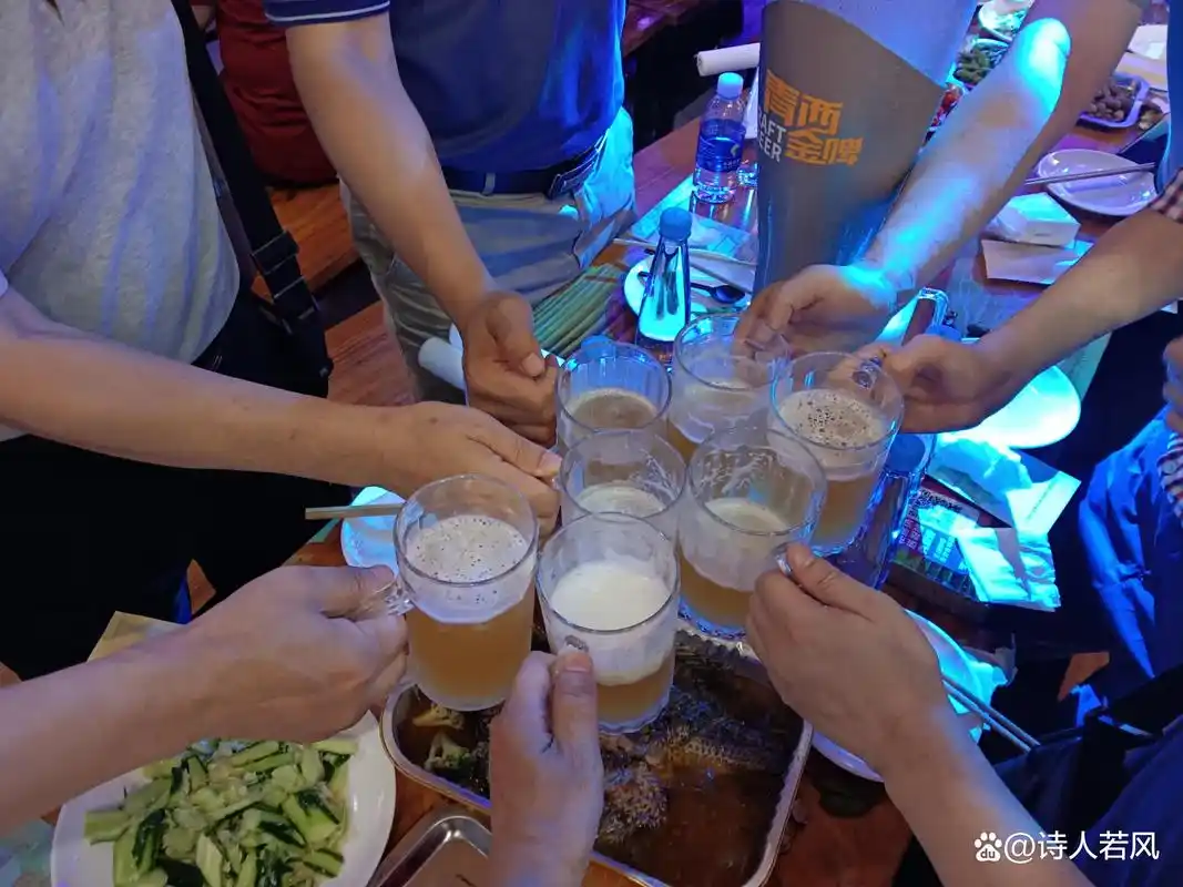 金色啤酒节,与天下英才干杯(原创诗歌,图片)