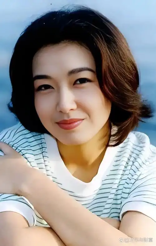 记得当年过把瘾这部电视剧,让她红遍大江南北,成为多少人的梦中情人.