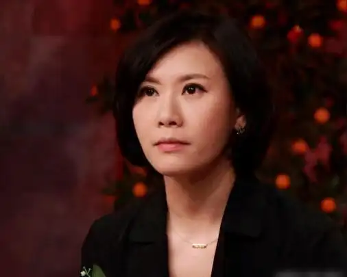 45岁房海燕近况曝光,因参加富豪寿宴被开除,圈外老公身份神秘|周正毅