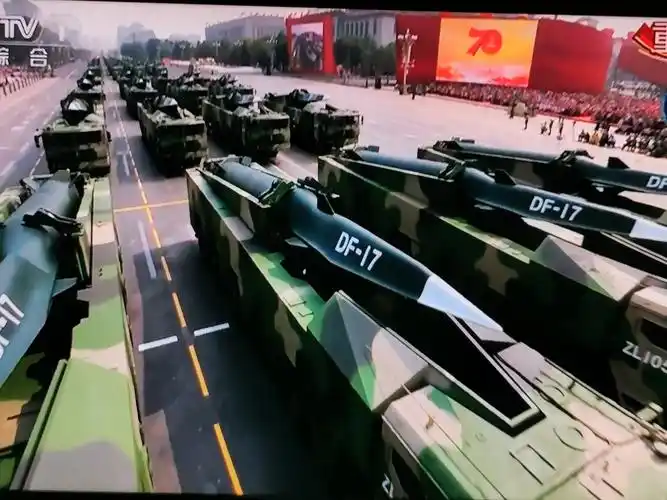 七十周年大阅兵(中)地面装备及战术导弹