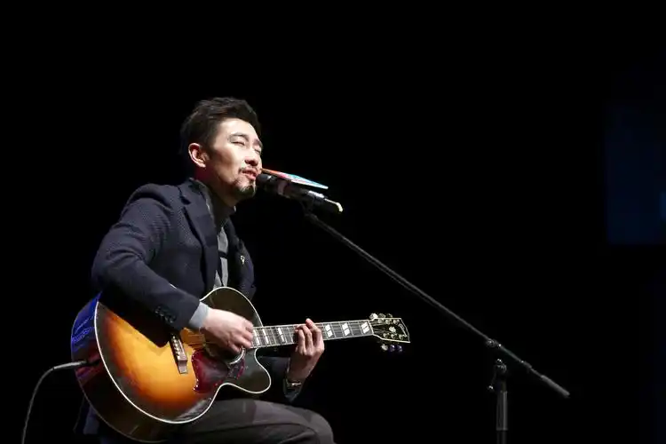 从流行歌手到音乐剧首秀,满江:我已经过了希望总被人夸的年龄