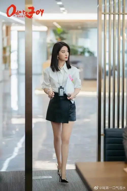 欢乐颂4已过审下证#之前看3的时候就已经被杨采钰饰演的lucy给吸引住