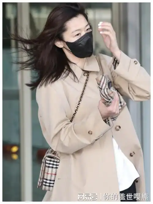 42岁全智贤现身机场,气质气场不同|周迅|影后|胡兵|模特|女明星_网易