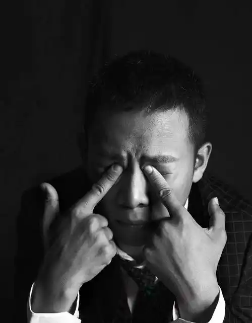 张译:7岁救了全家人,守候植物人初恋10年,妻子二婚带娃还丁克_郭娜