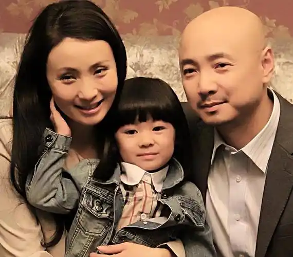 徐峥从曾经的"陶虹老公"变成了徐峥大导演,而陶虹则从曾经的"视后"