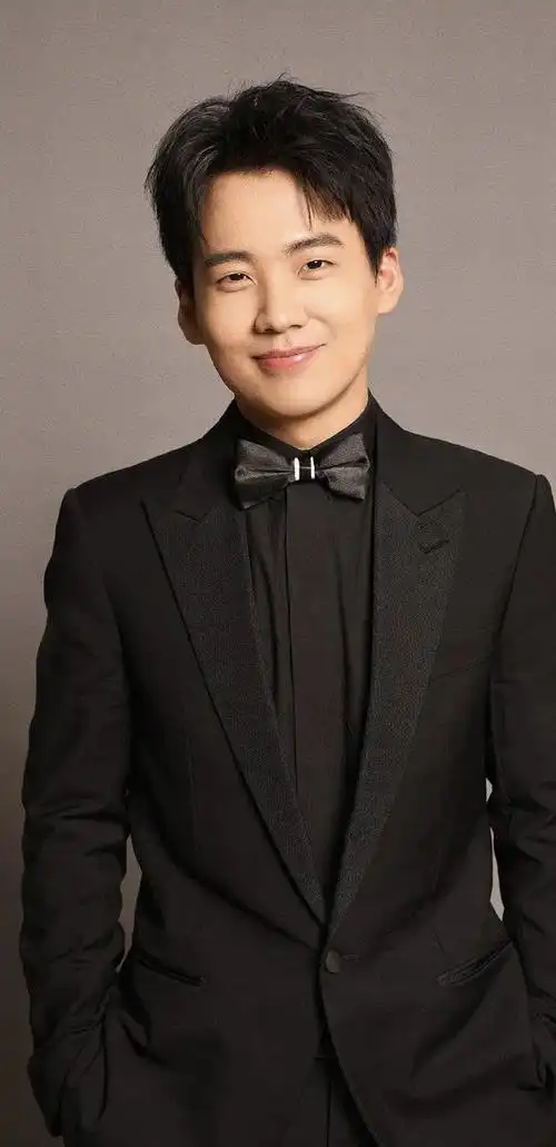 金晨携一部现代爱情剧来袭!男主是郭麒麟,《平凡之路》即将开机