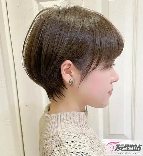 女生简约干练短发 可盐可甜个性十足-短发发型-发型站