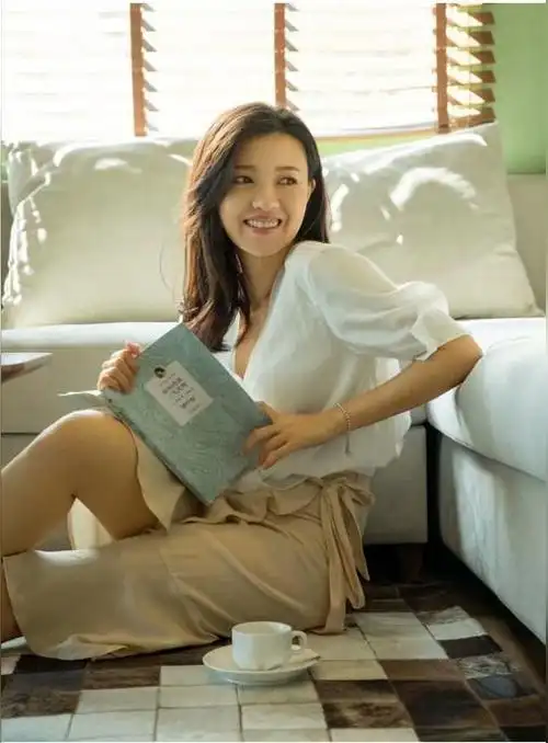 傅晶(中国内地女演员)_尚可名片