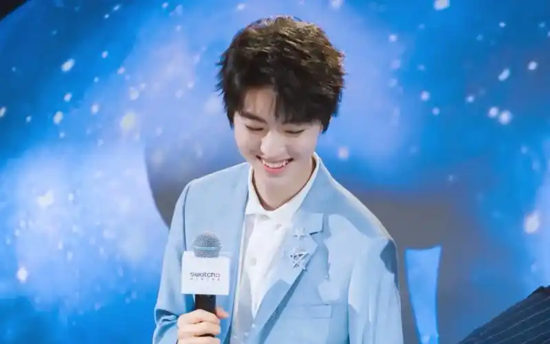 【王俊凯】你说蓝色是你最爱的颜色