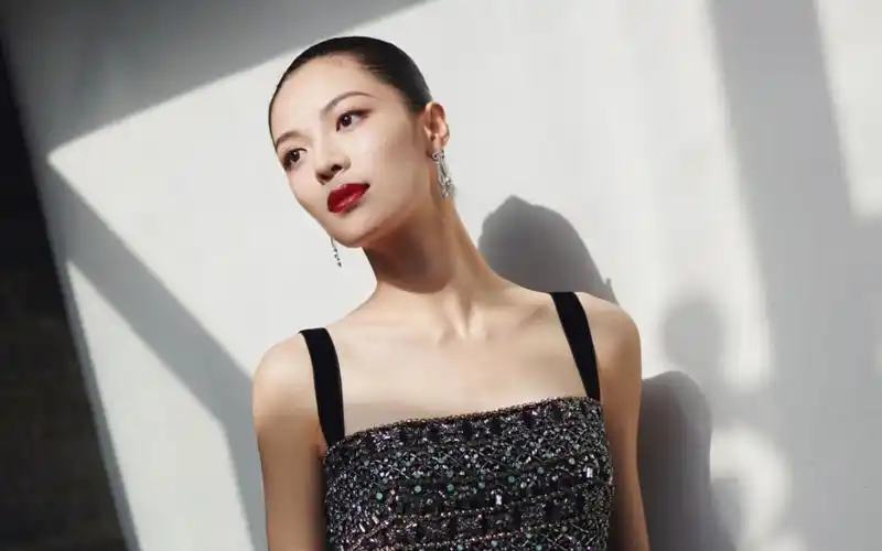 钟楚曦动人优雅写真,高清图片,电脑桌面-壁纸族