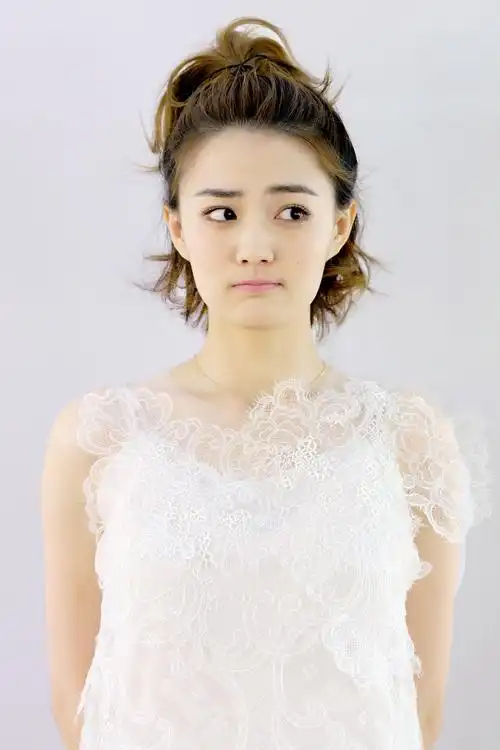 徐璐为电影《闪光少女》首度献声 新歌少女心爆棚