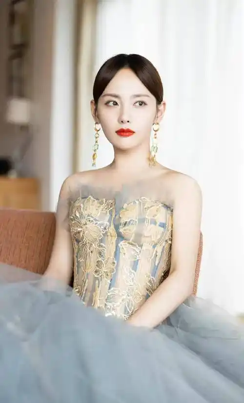 网传张嘉倪将被净身出户,一起来看看她和买超八年的爱