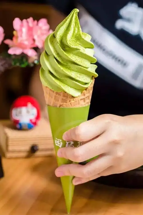 1的抹茶甜筒,在西尾几乎人手一只.