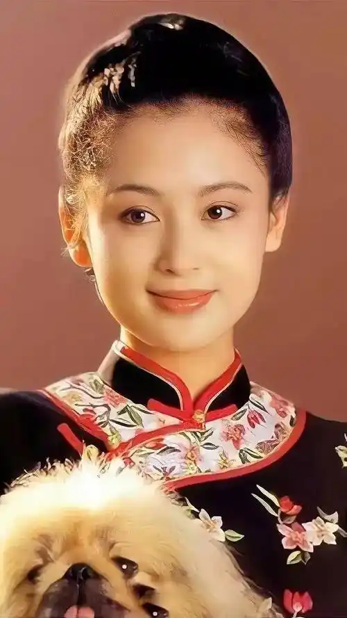 原创不整容不会骨瘦如柴53岁的许晴活成了最美内娱老牌女神