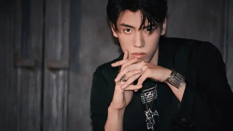 王子异帅气眼神杀1920x1200分辨率查看