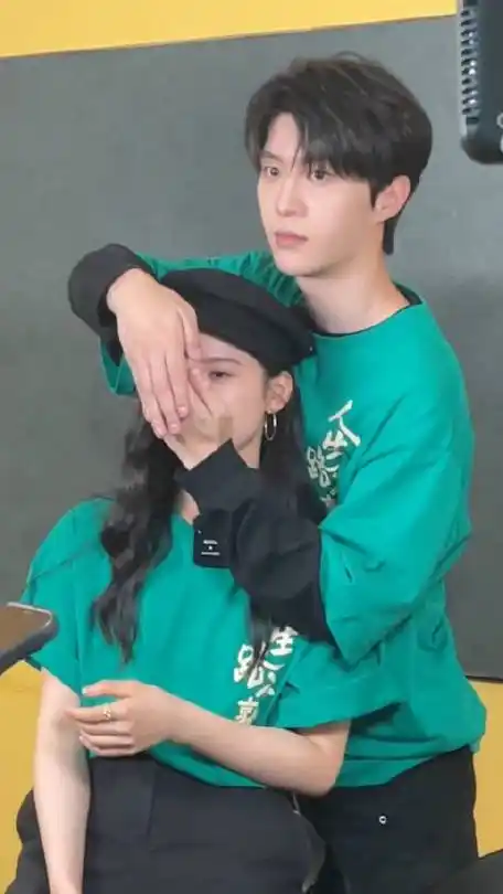 上一个让范丞丞这么主动的还是贾玲