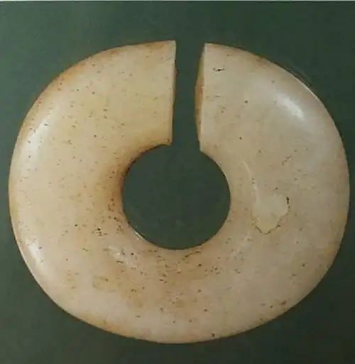 『详解』博物馆珍品藏玉玦——马家浜文化