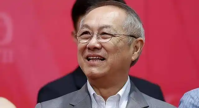 tvb演员于洋:大器晚成的绿叶,全家移居国外,74岁仍坚持拍戏