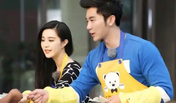 李晨新女友疑似曝光?身材气势和范爷差很多,皮肤黝黑很显瘦弱!