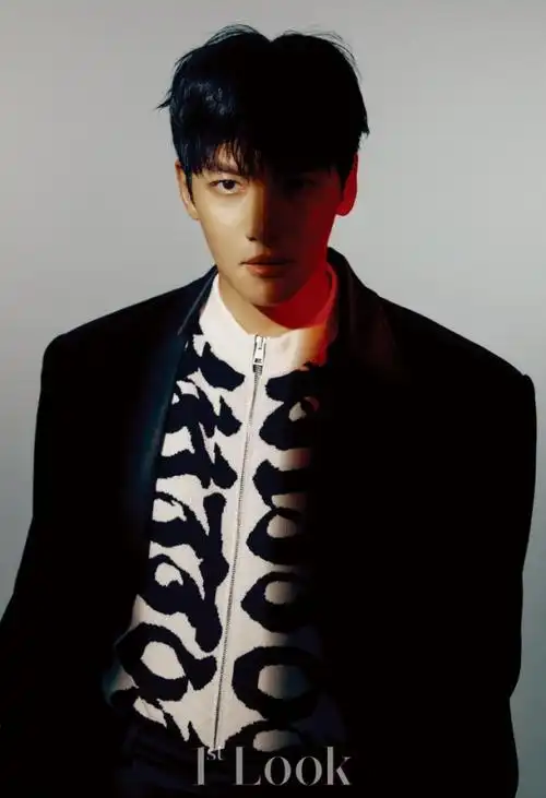 韩国艺人池昌旭最新杂志写真曝光