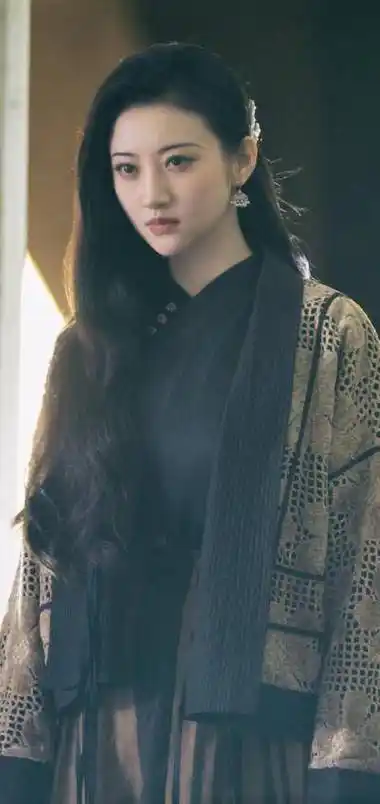 原创司藤中景甜28套旗袍造型霸气女王万种时尚实力演绎人间富贵花