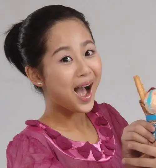 大家怀念《家有儿女》时灵动自然的小雪,总觉得:杨紫不整肯定会比现在