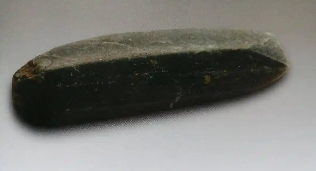 解码查海|查海遗址出土已知最早的真玉器(十四)