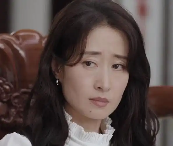 女士的品格刘敏涛参演引热议人设太做作感情戏有些辣眼睛