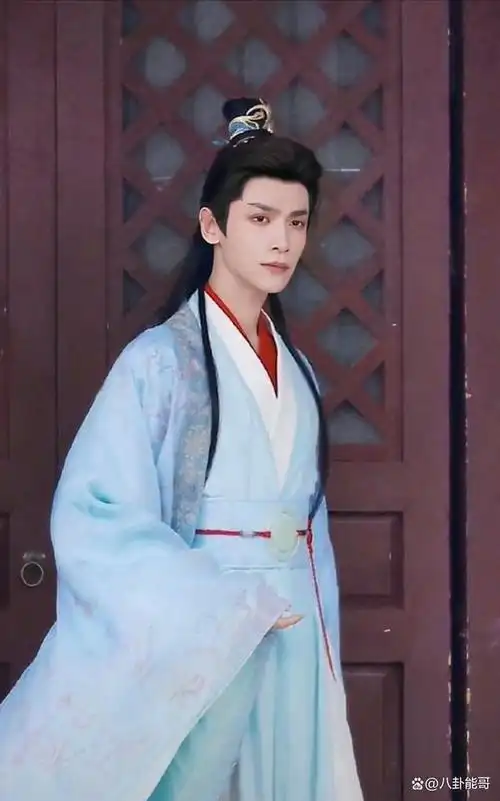 罗云熙:用才华熠熠生辉