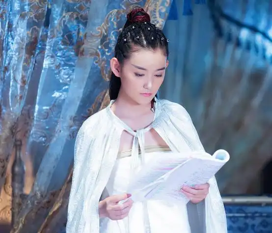 蒋依依女扮男装拍"沐浴戏",当镜头靠近水面,还好镜头只有3秒