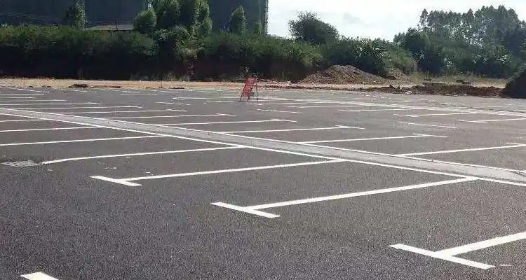 户外停车场地面铺什么
