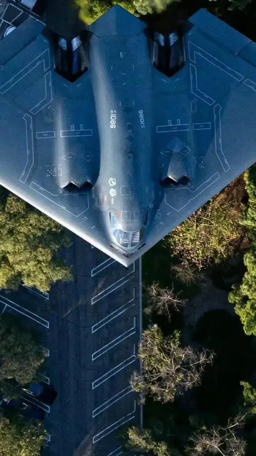 军迷圈疯传给我一杯忘情h2o期待已久的中国轰20远程轰炸机快出现了