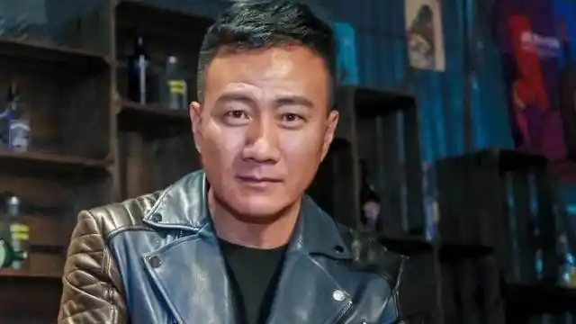 硬汉柔情胡军上中戏娶师妹35岁崭露头角53岁成为国民好爹